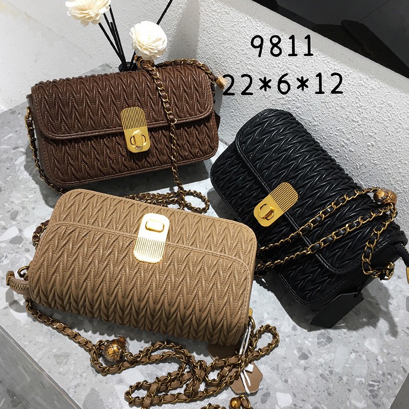 2024 new pleated crossbody bag, small square bag, Korean casual popular chain bag, large capacity women's bag