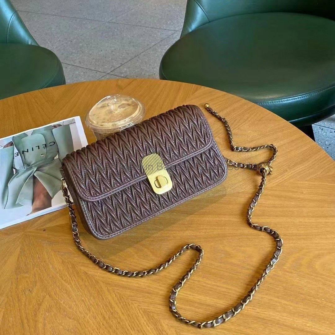 2024 new pleated crossbody bag, small square bag, Korean casual popular chain bag, large capacity women's bag