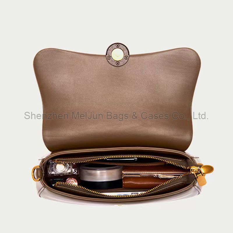 MEL JUN High-grade leather skew bag female 2024 autumn and winter new retro small square bag foreign style all shoulder armpit bag