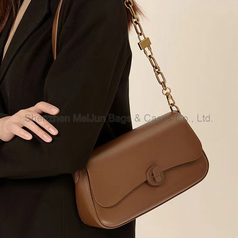 MEL JUN High-grade leather skew bag female 2024 autumn and winter new retro small square bag foreign style all shoulder armpit bag