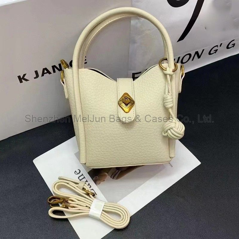 MEL JUN Senior sense of spring and summer handbag with 2024 new fashion commuter crossbody bag popular bucket bag women