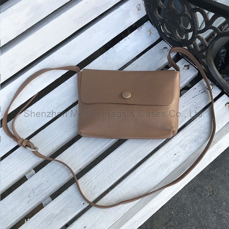 Genuine leather Simple advanced sense of solid color underarm messenger bag 2024 summer new trend niche design single shoulder crossbody bag for women